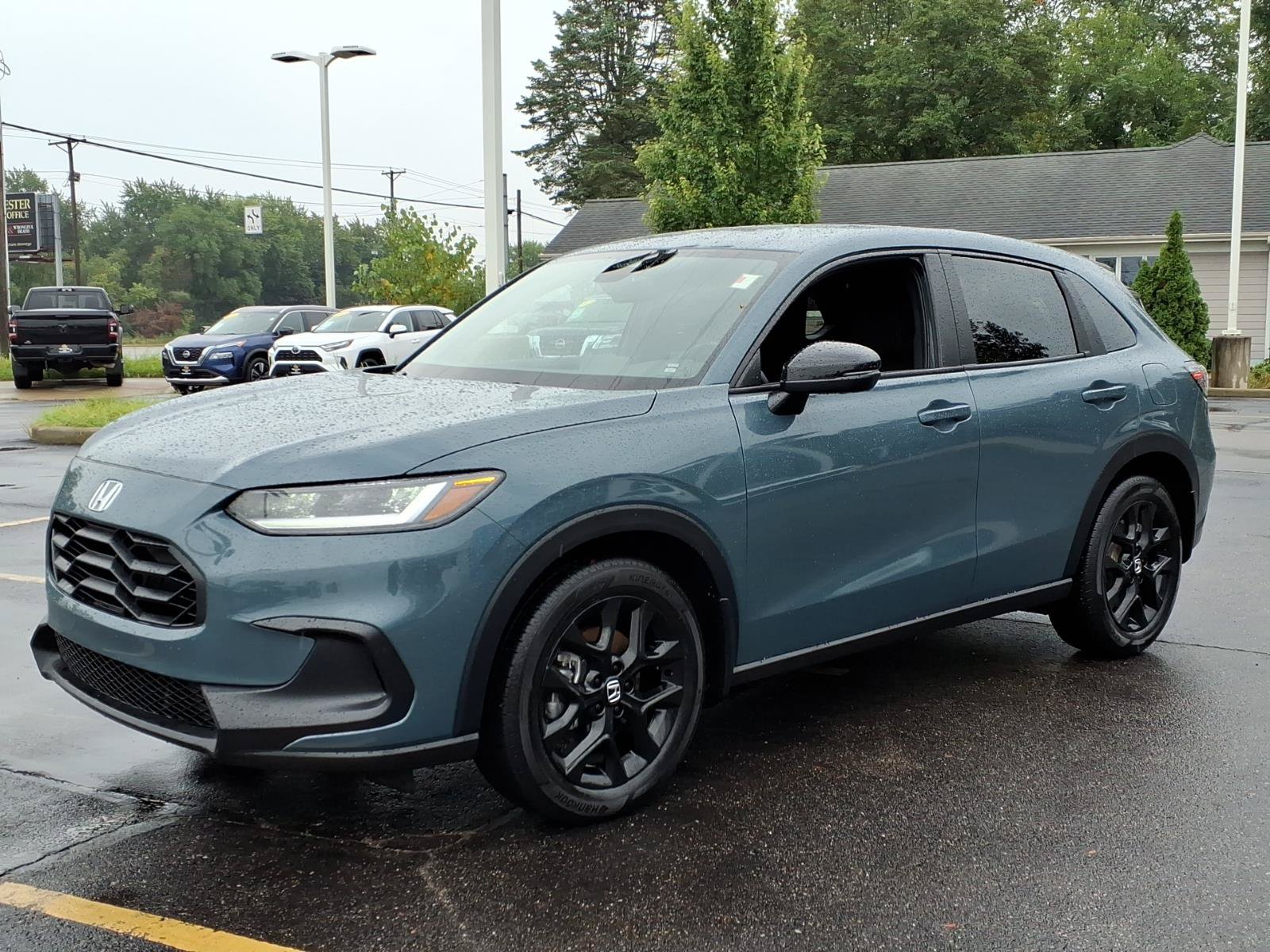 Certified 2025 Honda HR-V Sport image 3