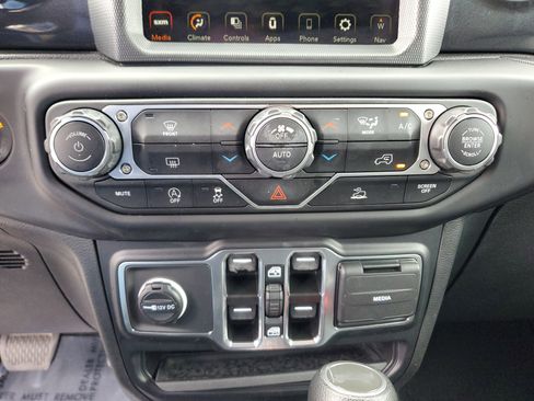 Used 2023 Jeep Wrangler Unlimited Sport image 24