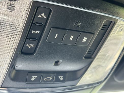 Used 2019 Jeep Grand Cherokee Altitude AWD/4WD image 23
