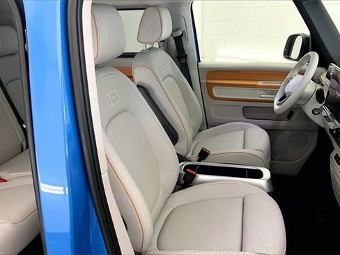 New 2025 Volkswagen ID. Buzz Pro S Plus image 9