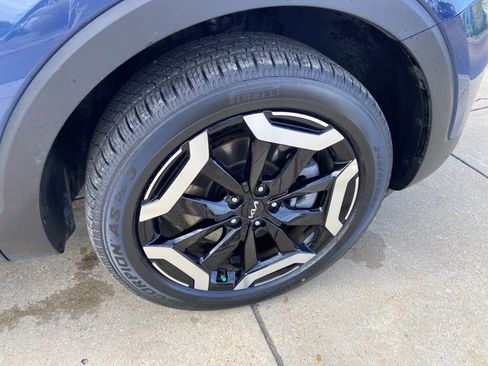 Used 2025 Kia Telluride S image 32