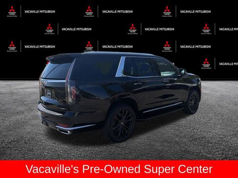 Used 2023 Cadillac Escalade Premium Luxury AWD/4WD image 7