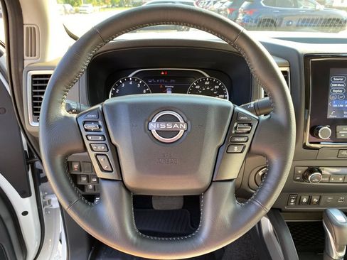 Used 2024 Nissan Frontier SV w/ SV Convenience Package AWD/4WD image 13