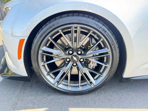 Used 2017 Chevrolet Camaro ZL1 RWD image 9