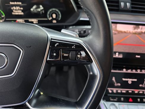 Used 2019 Audi e-tron Prestige image 22