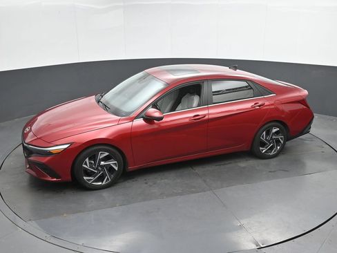 Used 2024 Hyundai Elantra Limited FWD image 36
