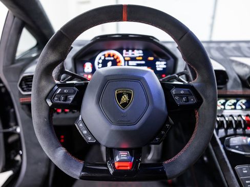 Used 2018 Lamborghini Huracan Performante image 37