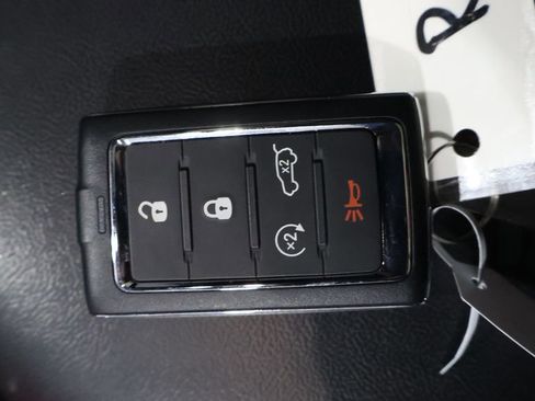 Used 2024 Jeep Grand Cherokee Altitude image 28