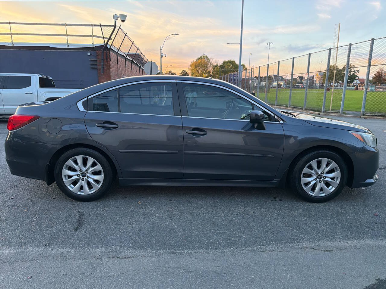 Used 2015 Subaru Legacy 2.5i Premium w/ Moonroof Package AWD/4WD image 8