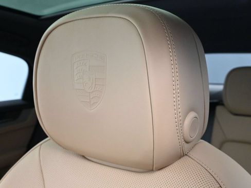 Certified 2026 Porsche Cayenne E-Hybrid Coupe AWD/4WD image 20