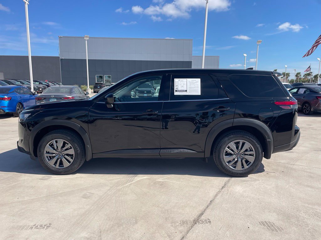 Certified 2025 Nissan Pathfinder S FWD image 5
