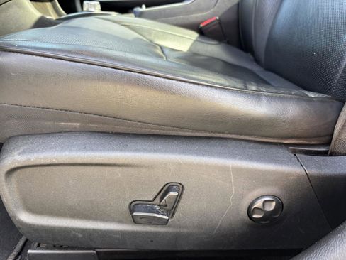 Used 2019 Chrysler 300 Limited image 17