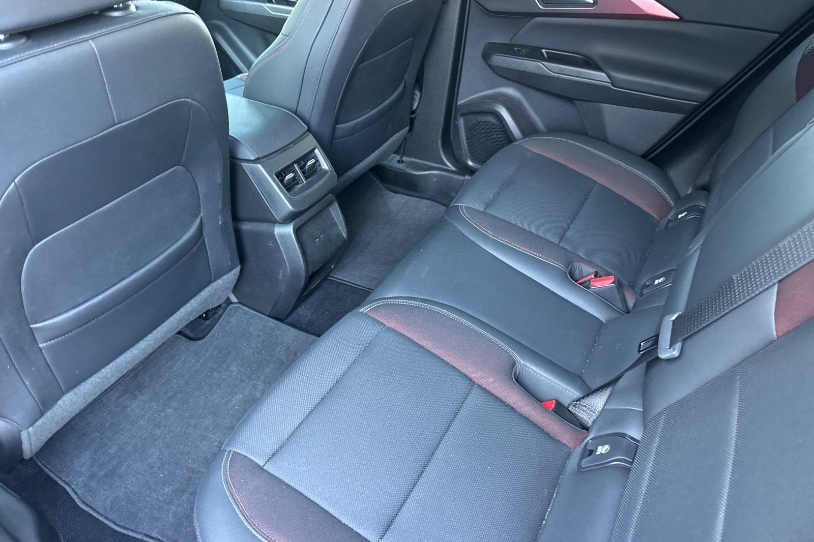 Used 2024 Chevrolet Equinox EV RS FWD image 15