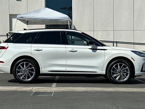 New 2025 Lincoln Corsair Grand Touring image 2