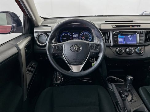 Used 2018 Toyota RAV4 LE image 24