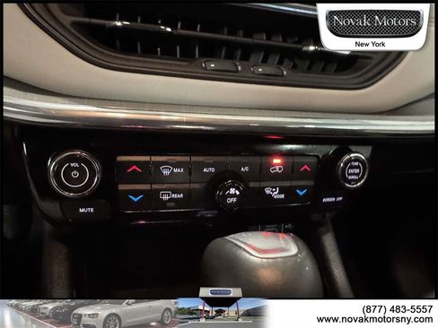 Used 2022 Jeep Compass Limited image 21