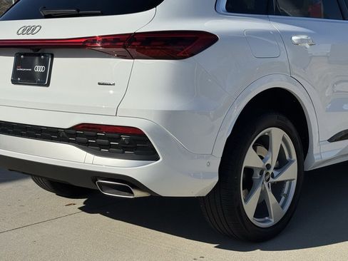 Used 2025 Audi Q5 2.0T Premium w/ Convenience Package image 15