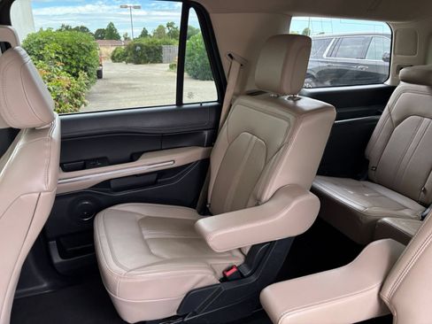 Used 2024 Ford Expedition Limited RWD image 42