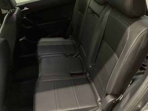 Used 2019 Volkswagen Tiguan SE w/ Panoramic Sunroof Package AWD/4WD image 7