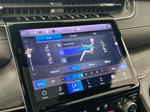 Used 2022 Jeep Grand Cherokee Overland w/ Luxury Tech Group IV image 16