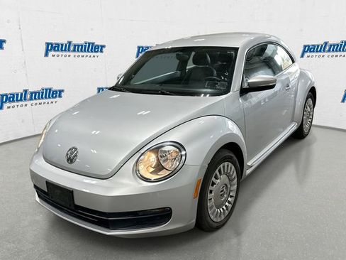 Used 2013 Volkswagen Beetle 2.5 image 1