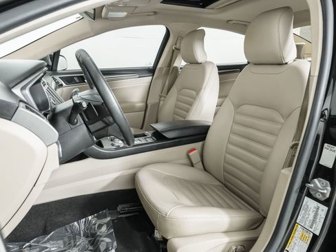 Used 2019 Ford Fusion SEL image 21