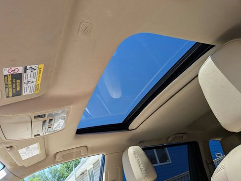 Used 2019 Toyota Highlander XLE AWD/4WD image 53