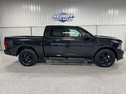 Used 2017 RAM 1500 Express w/ Black Ram 1500 Express Group AWD/4WD image 1