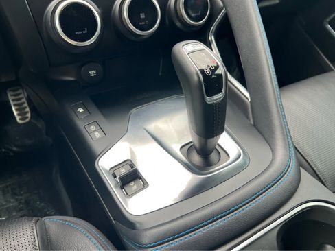 Used 2019 Jaguar E-PACE R-Dynamic SE image 38
