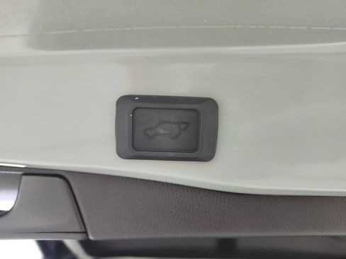 Used 2023 Toyota RAV4 XLE Premium FWD image 28