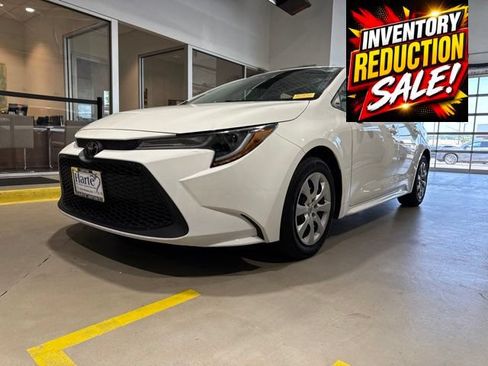 Used 2022 Toyota Corolla LE FWD image 13