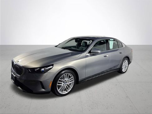 Used 2024 BMW 530i xDrive w/ Premium Package image 2