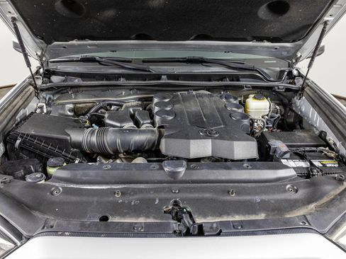 Used 2016 Toyota 4Runner SR5 AWD/4WD image 47