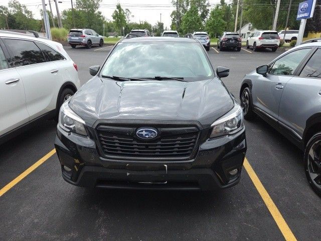 Used 2020 Subaru Forester Premium AWD/4WD image 6