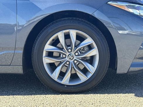 Used 2020 Toyota Avalon XLE image 31