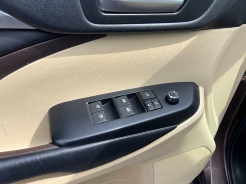 Used 2018 Toyota Highlander XLE AWD/4WD image 22