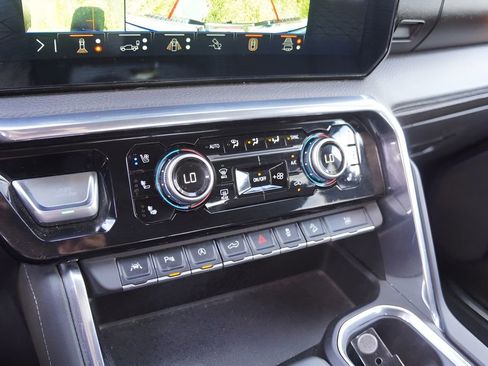 Used 2024 GMC Sierra 1500 Denali w/ Technology Package image 30