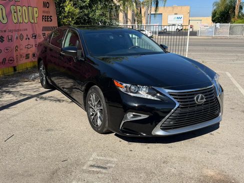 Used 2017 Lexus ES 350 FWD image 3