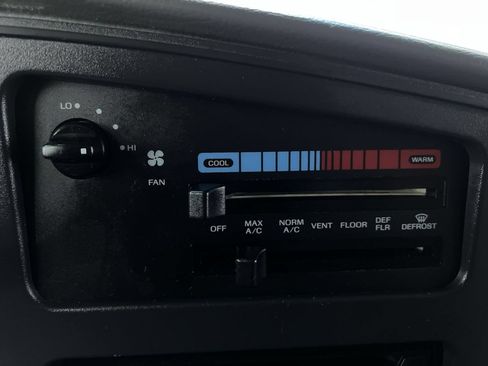 Used 1993 Ford E-250 and Econoline 250 Heavy-Duty Extended RWD image 23