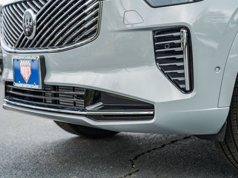 New 2026 Volvo XC90 T8 Plus w/ Protection Package Premier AWD/4WD image 14