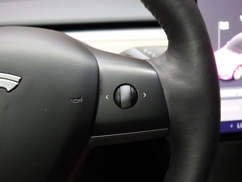 Used 2022 Tesla Model Y Long Range AWD/4WD image 32