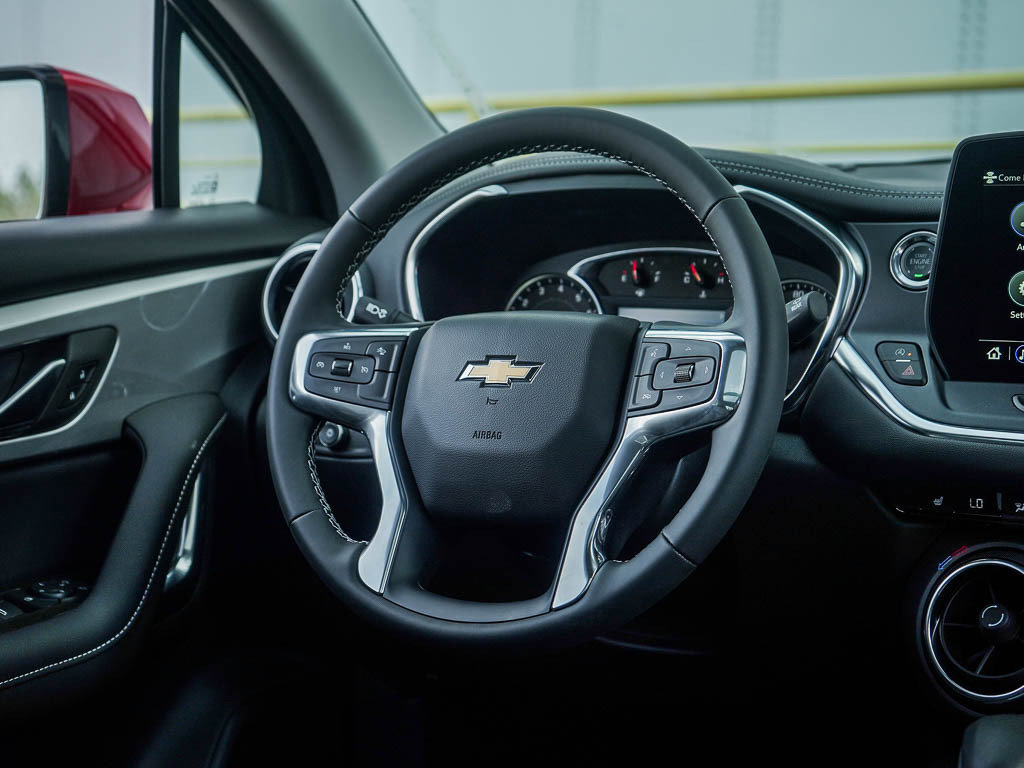 New 2026 Chevrolet Blazer LT w/ LPO, Black Grille Bar Package AWD/4WD image 15