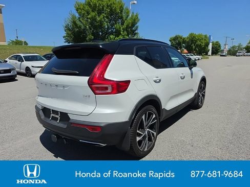 Used 2020 Volvo XC40 T4 R-Design w/ Protection Package Premier FWD image 5