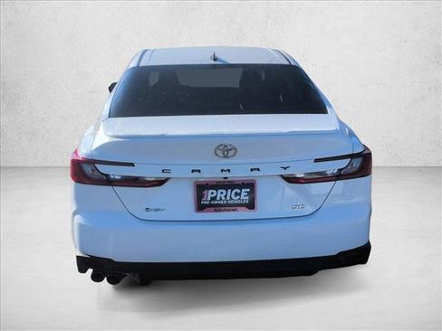 Used 2025 Toyota Camry SE w/ Convenience Package image 7