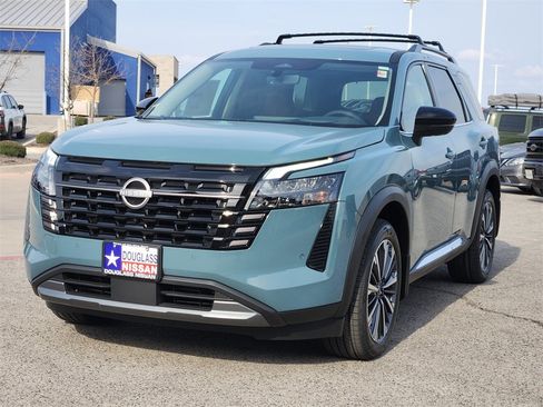 New 2026 Nissan Pathfinder Platinum image 2