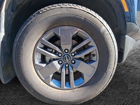 Used 2025 Nissan Frontier SV w/ SV Convenience Package AWD/4WD image 11