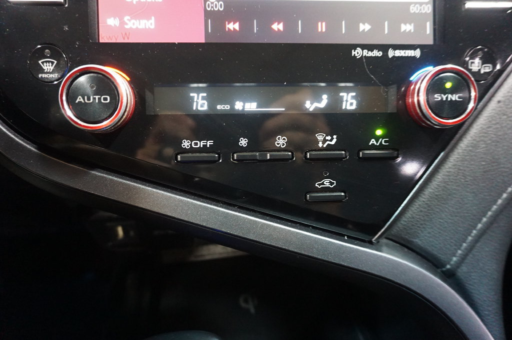 Used 2019 Toyota Camry XSE w/ Navigation Package FWD image 13