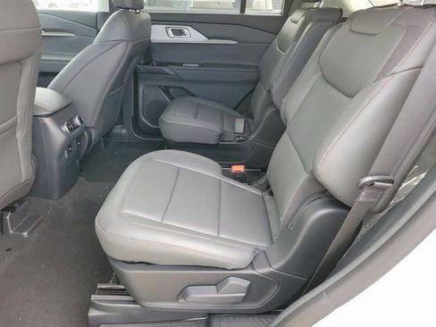 New 2026 Ford Explorer Active w/ Active Comfort Package image 7