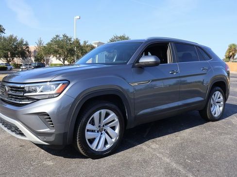 Used 2023 Volkswagen Atlas Cross Sport SE w/ Panoramic Sunroof Package image 4