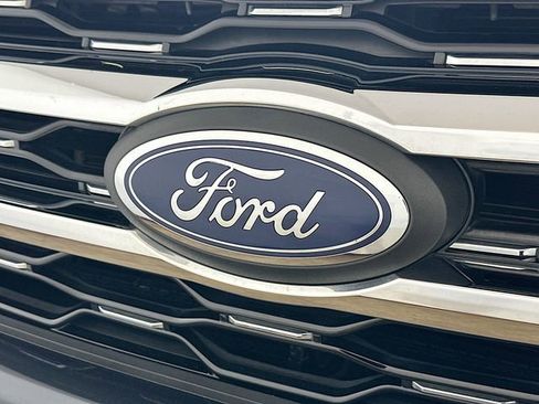 Certified 2024 Ford Expedition Limited image 30